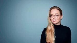 Elle Reeve Bio, Wiki, Age, Husband, CNN, Net Worth, and Salary