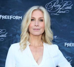 Elizabeth Mitchell Bio, Wiki, Age, Height, Family, Husband, Lost, Outer