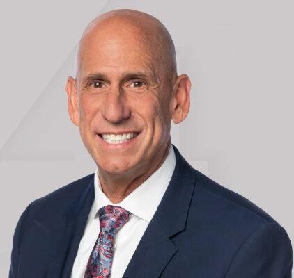 Photo of Gary Lezak